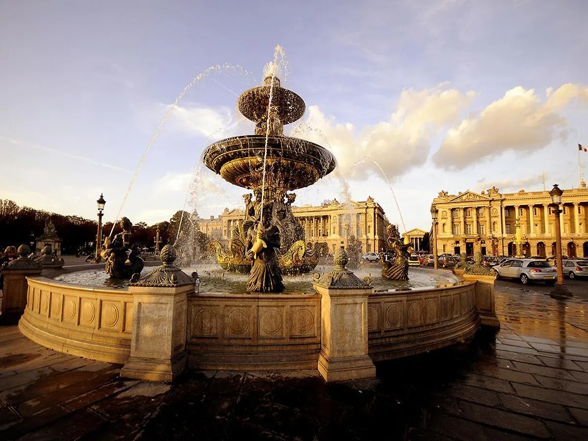 Champs Elysees