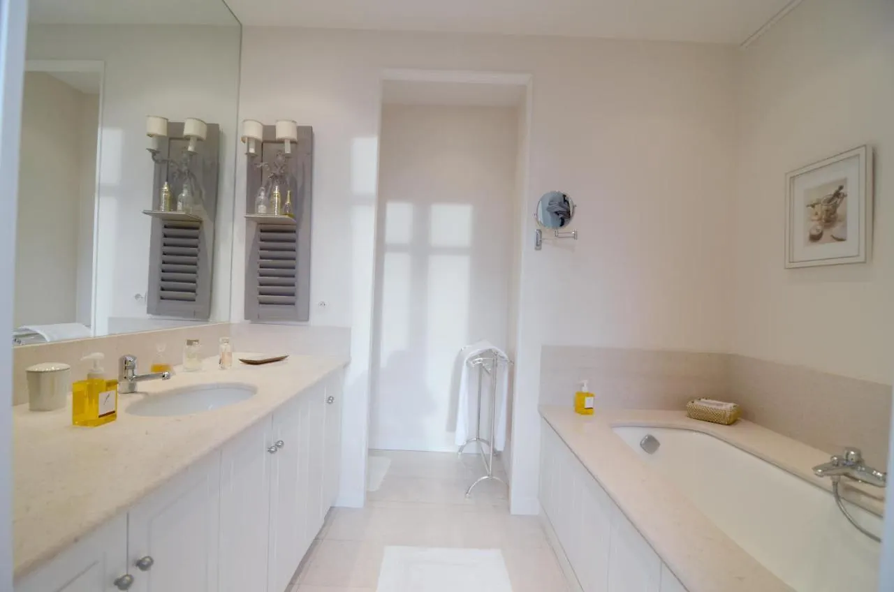Champs Elysees Apartment